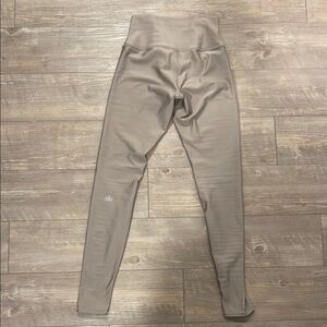 ALO Yoga airlift Leggings - Taupe size S full length